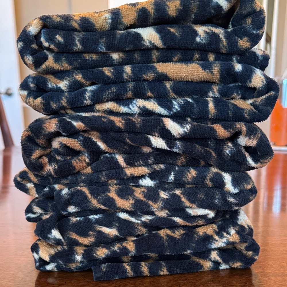 Set of Six (6) Leopard Print Cotton Towels - Picture 6 of 7